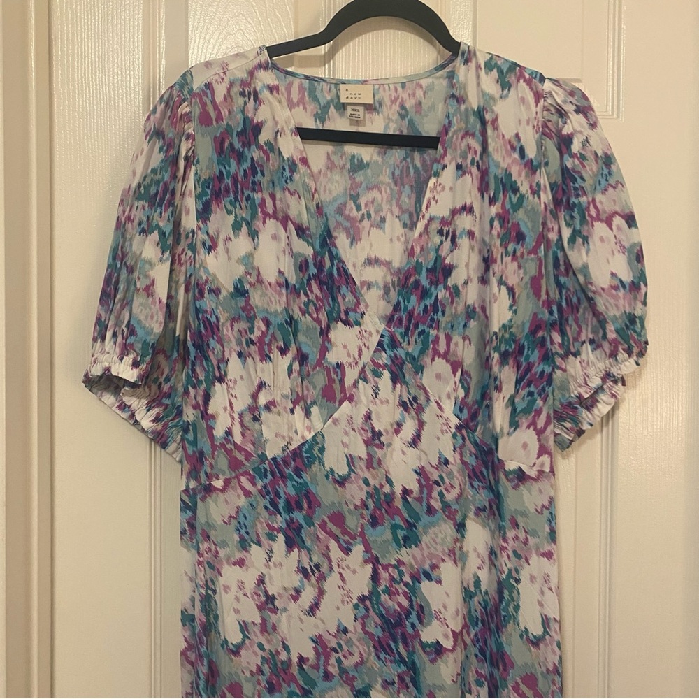 Floral Watercolor V-Neck Midi Dress - Picture 2 of 6